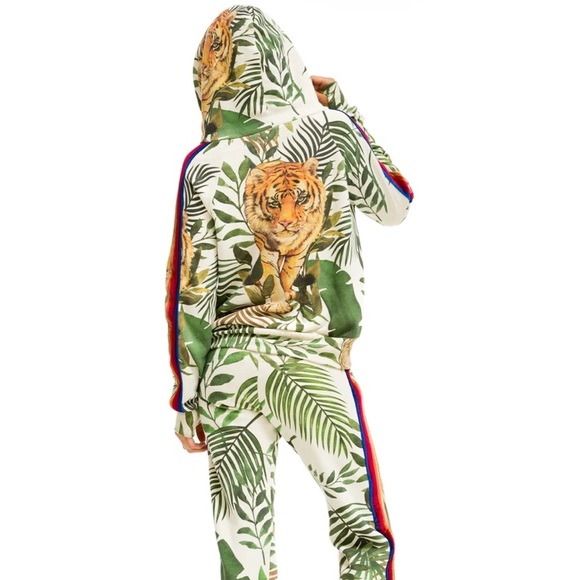 Meet your Posher, Abigail + Noah, welcome!🗯 - Picture 16 of 16